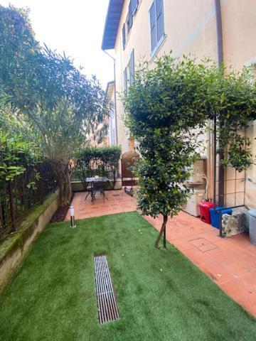 Duomo26 Boutique Apartment 데센자노델가르다 외부 사진