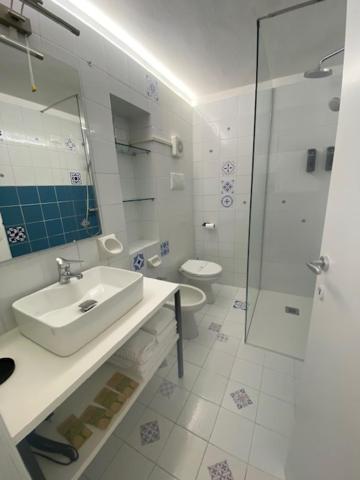 Duomo26 Boutique Apartment 데센자노델가르다 외부 사진